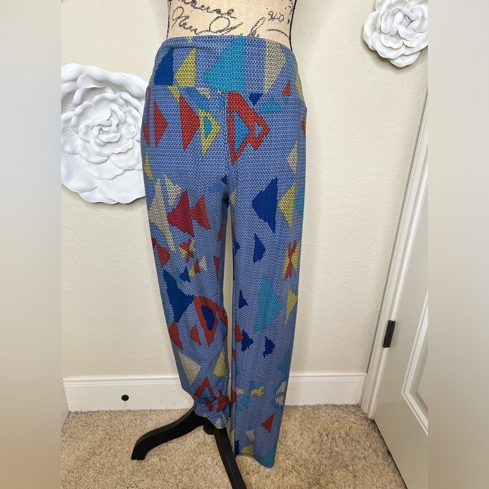 NTM: NWOT LuLaRoe TC Leggings in Blue & Multicolored Geometric Print Size 12-22